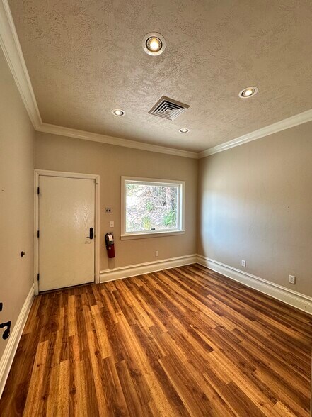 More Photos Of 3643 Highland Dr, Salt Lake City Loft Creative Space For Lease