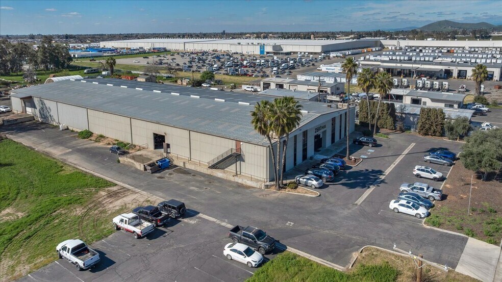 More Photos Of 1343 S Main St, Porterville Warehouse For Sale