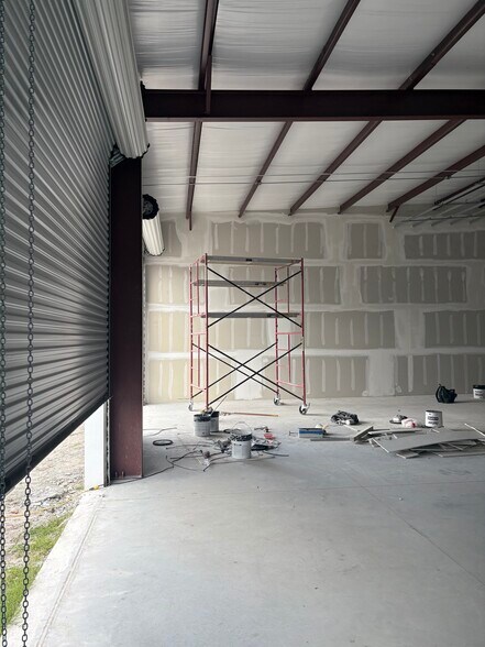 More Photos Of 14050 N Florida Ave, Tampa Unknown For Lease