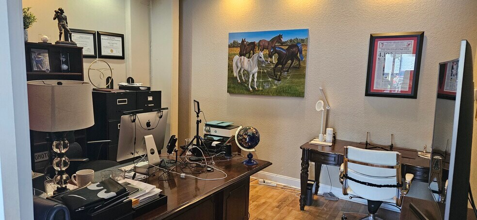 More Photos Of 10101 Lantana Rd, Lake Worth Showroom For Lease