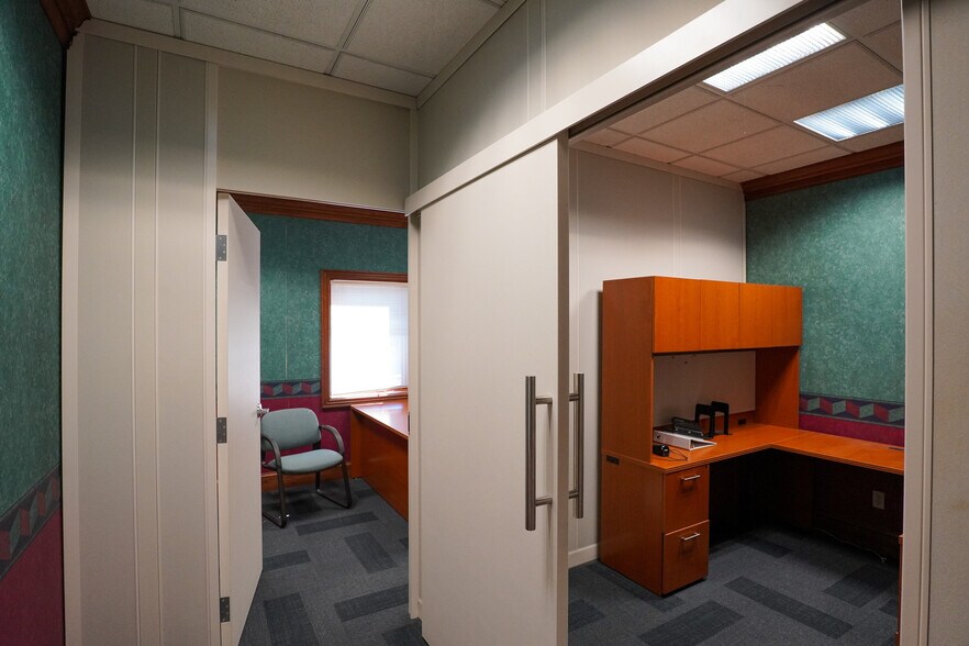 More Photos Of 179 Fairfield Ave, Dayton Office For Sale