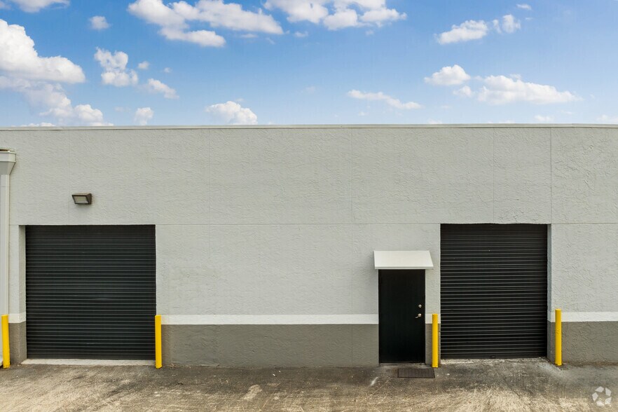 More Photos Of 3825 Investment Ln, West Palm Beach Light Manufacturing For Lease