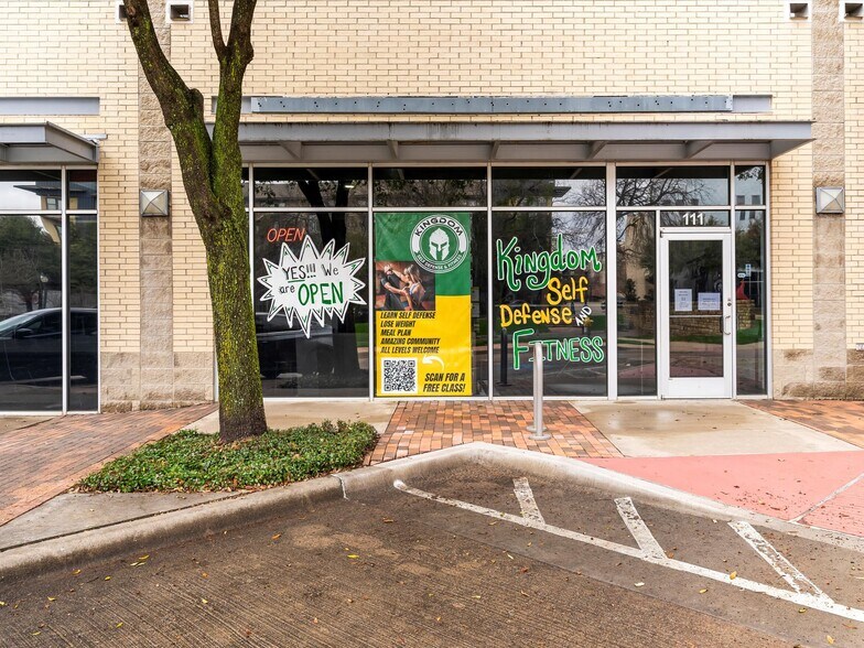 Primary Photo Of 5805 Saintsbury Dr, The Colony Apartments For Lease