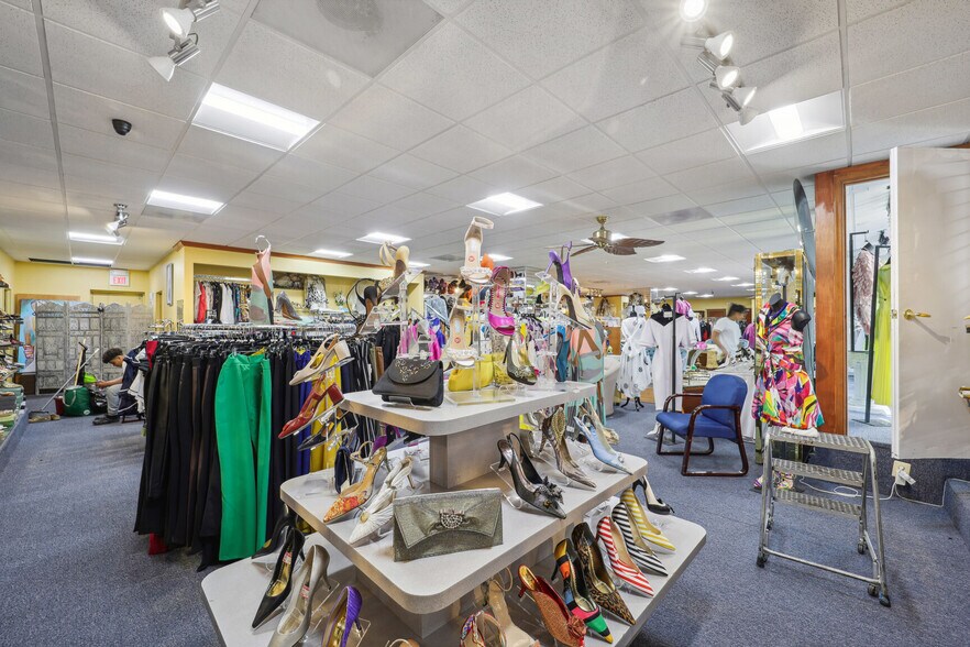More Photos Of 5061 Allentown Rd, Suitland General Retail For Sale
