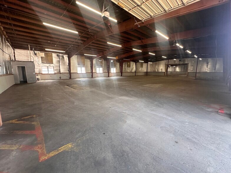 More Photos Of 322 Terminal St SW, Grand Rapids Distribution For Lease
