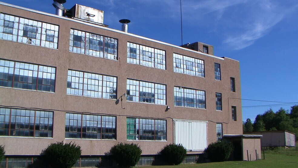 More Photos Of 36 Railroad Ave, Frewsburg Manufacturing For Lease
