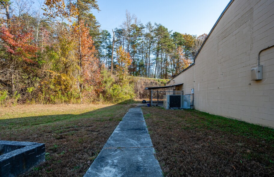 More Photos Of 1941 Haw River Hopedale Rd, Burlington Warehouse For Sale