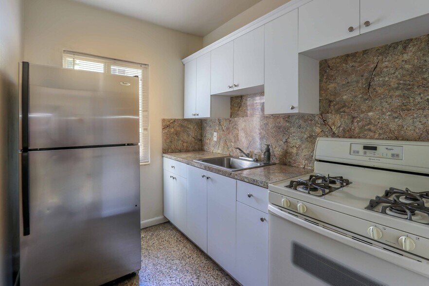 More Photos Of 976 NW 6th St, Miami Apartments For Sale