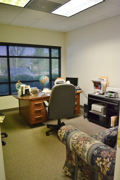 More Photos Of 1022 Hutton Ln, High Point Office For Lease