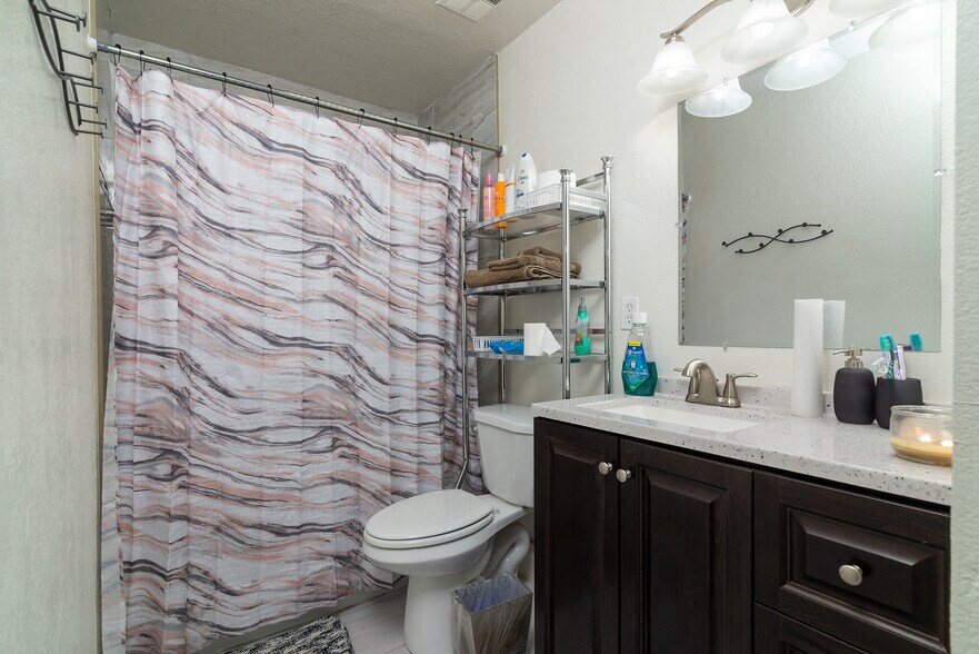 More Photos Of 528 W La Jolla Dr, Tempe Apartments For Sale