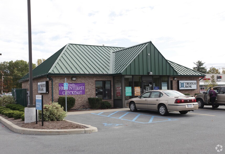 More Photos Of 3758 Burgoyne Ave, Hudson Falls Unknown For Lease