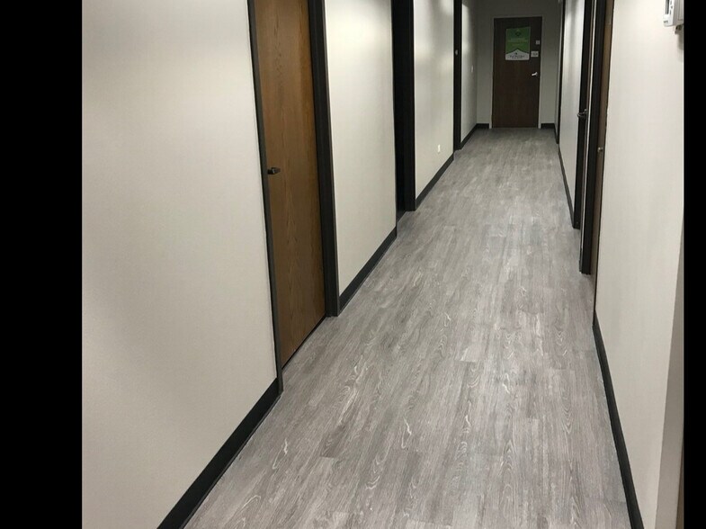 More Photos Of 1251 N Plum Grove Rd, Schaumburg Office For Lease