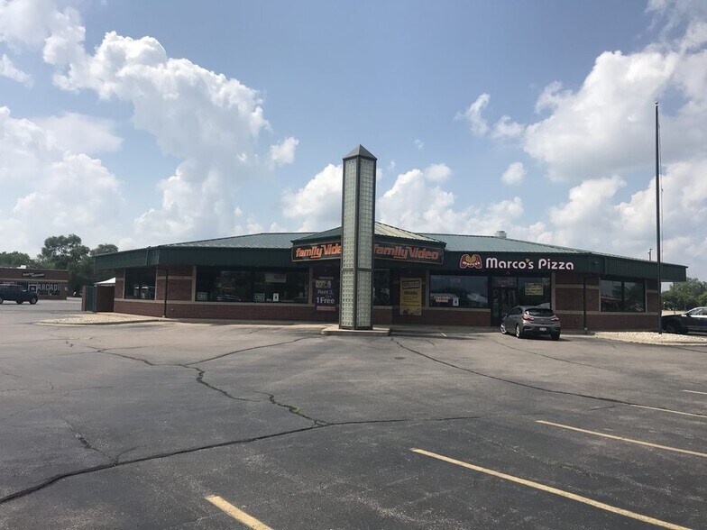 More Photos Of 1950 Center Ave, Janesville Freestanding For Lease