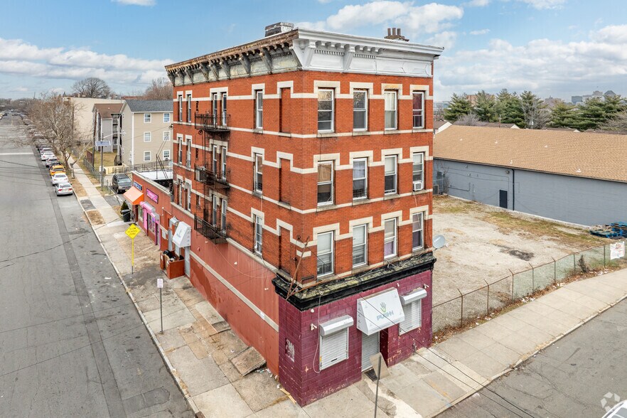 More Photos Of 95 16th Ave, Newark Storefront Retail Residential For Lease