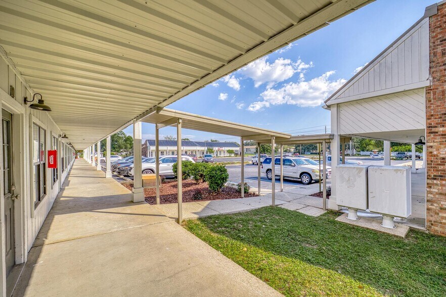 More Photos Of 2400 W Michigan Ave, Pensacola Unknown For Lease