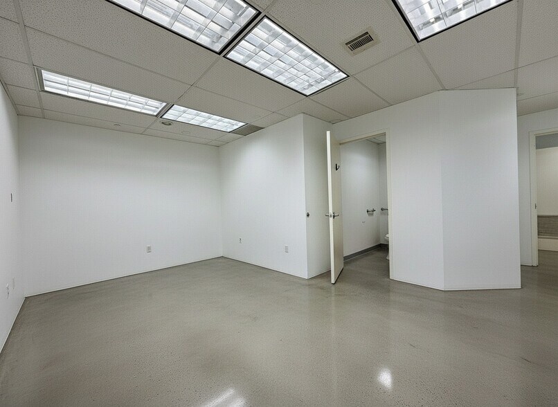 More Photos Of 400 Bedford Ave, Brooklyn Multifamily For Sale