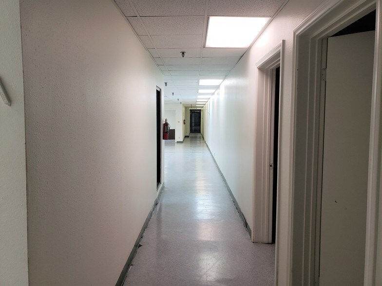 More Photos Of 4500 District Blvd, Vernon Manufacturing For Lease