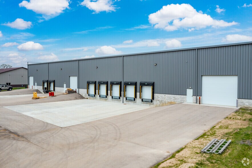 More Photos Of 1151 Universal Blvd, Whitewater Manufacturing For Lease