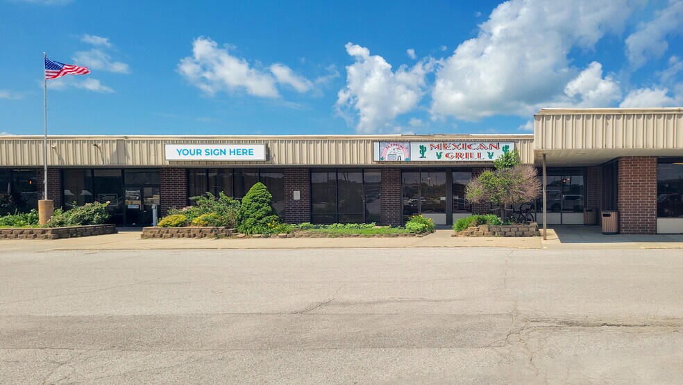 More Photos Of 500-524 S Fremont St, Shenandoah Storefront For Lease