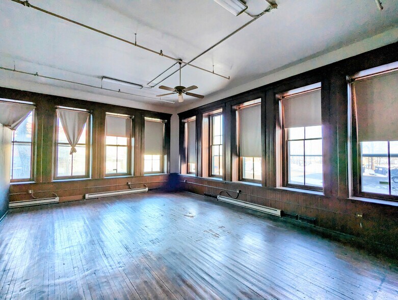 More Photos Of 2617 Peach St, Erie Office For Lease