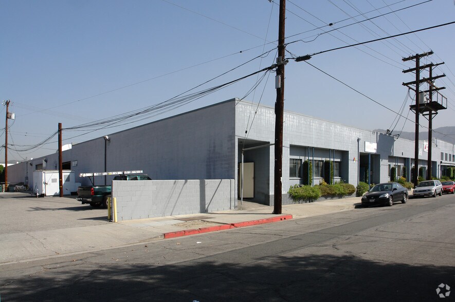 More Photos Of 1120-1208 W Isabel St, Burbank Warehouse For Lease