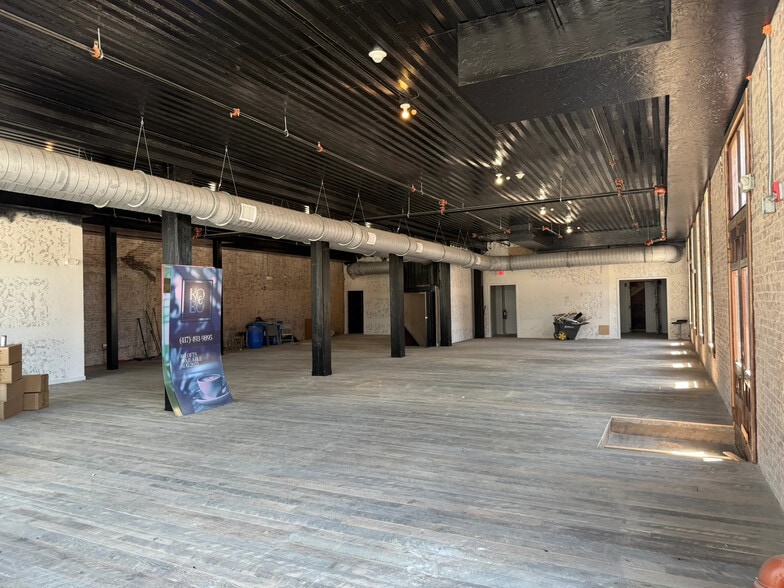 More Photos Of 320 W Walnut St, Springfield Apartments For Lease