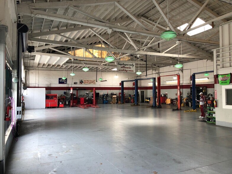 More Photos Of 2340-2350 Webster St, Oakland Auto Repair For Sale