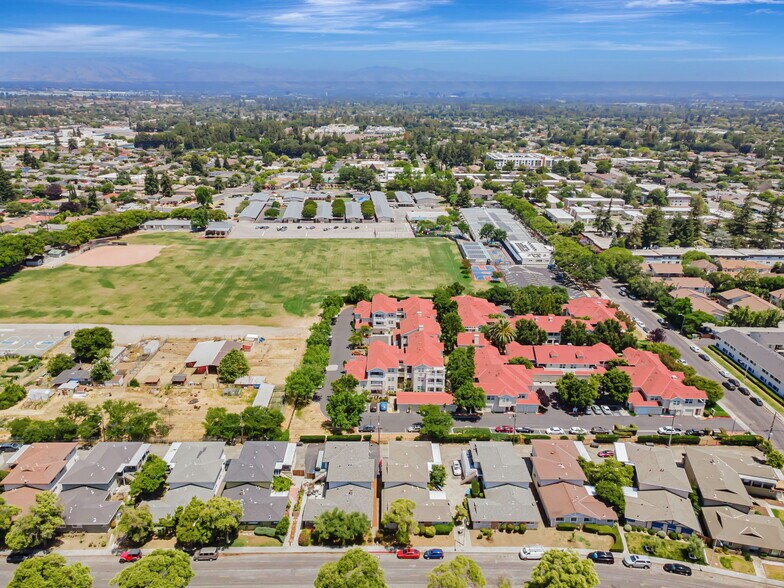 More Photos Of 869 Bing Dr, Santa Clara Apartments For Sale