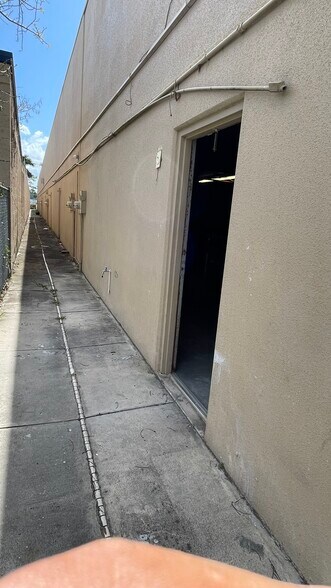 More Photos Of 16300 SW 137th Ave, Miami Warehouse For Sale