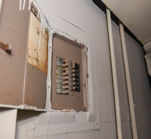 More Photos Of 3809 Clarks Ln, Baltimore Apartments For Sale