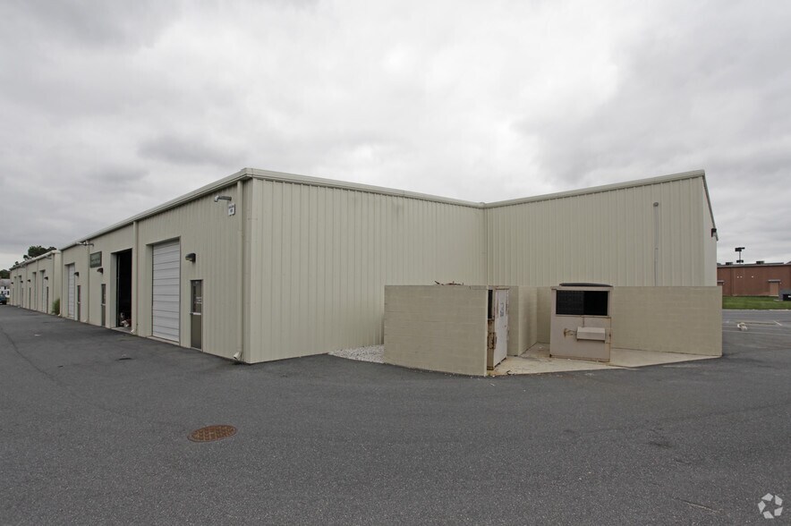 More Photos Of 100 Business Park Ln, Milton Industrial For Lease