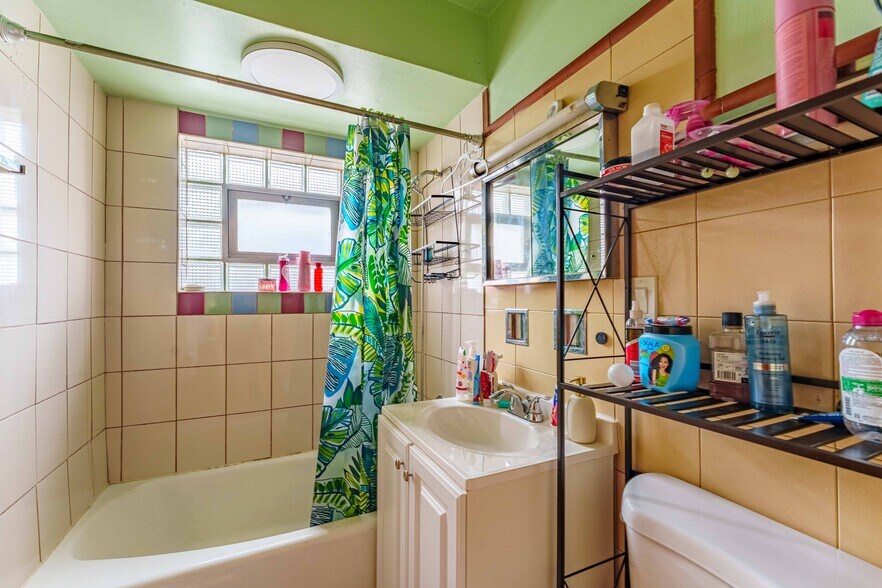 More Photos Of 2724 W 51st St, Chicago Storefront Retail Residential For Sale