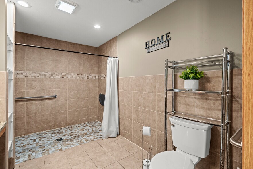 More Photos Of 327 S Miller Rd, Fairlawn Assisted Living For Sale