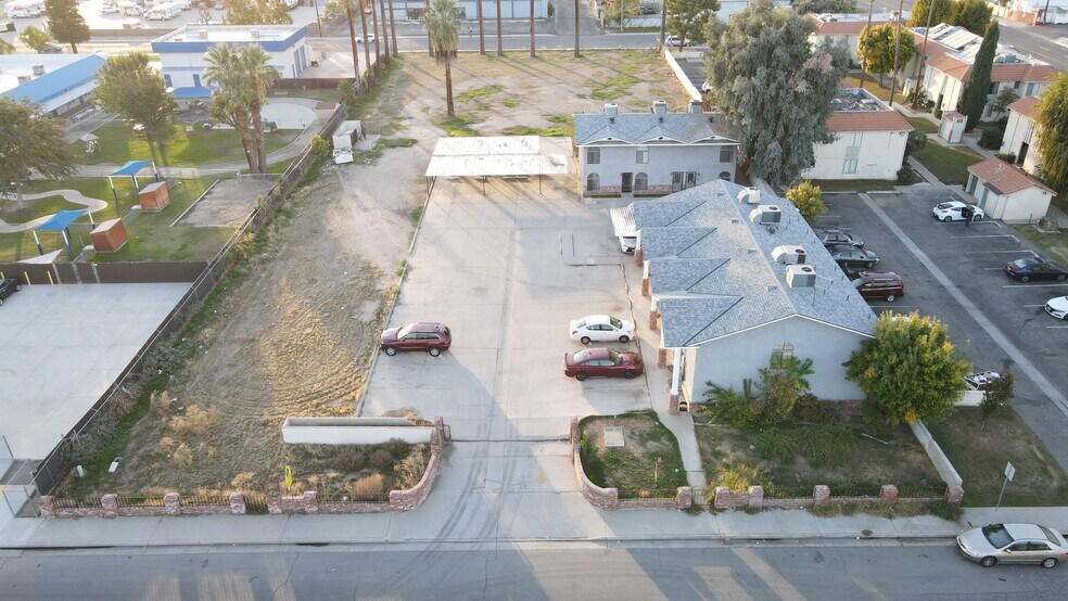 More Photos Of 4023 O St, Bakersfield Apartments For Sale