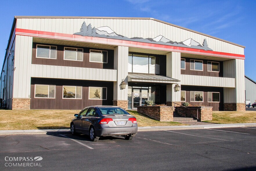More Photos Of 110 SE 9th St, Bend Manufacturing For Lease