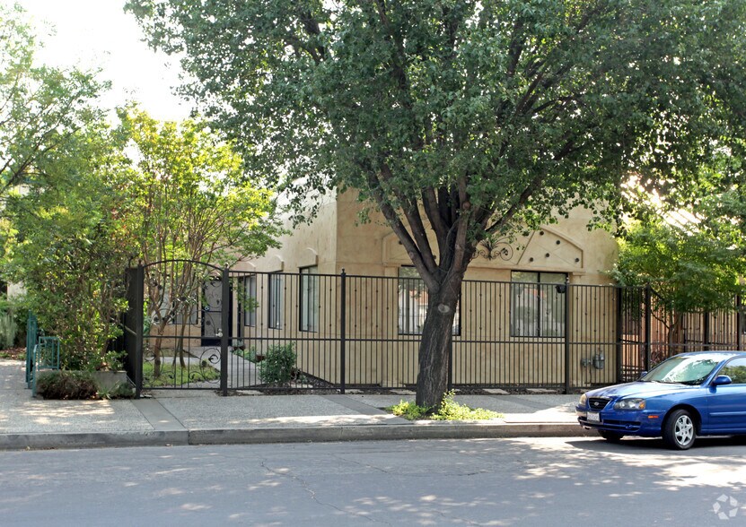Primary Photo Of 512 15th St, Modesto Office For Lease