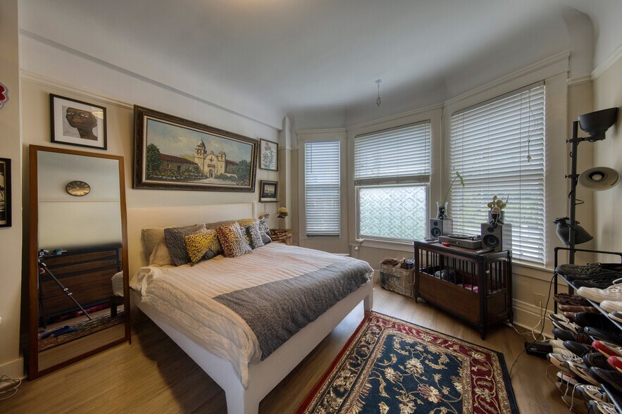 More Photos Of 1060-1062 Sutter St, San Francisco Apartments For Sale