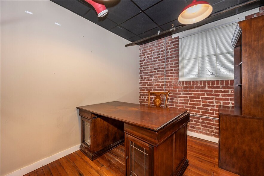 More Photos Of 47 E All Saints St, Frederick Loft Creative Space For Sale