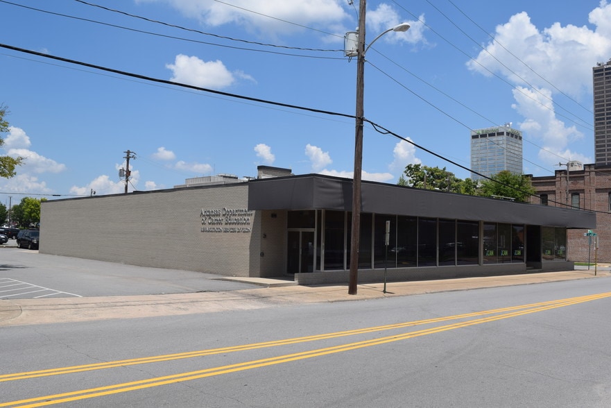 More Photos Of 900 W 7th St, Little Rock Freestanding For Lease