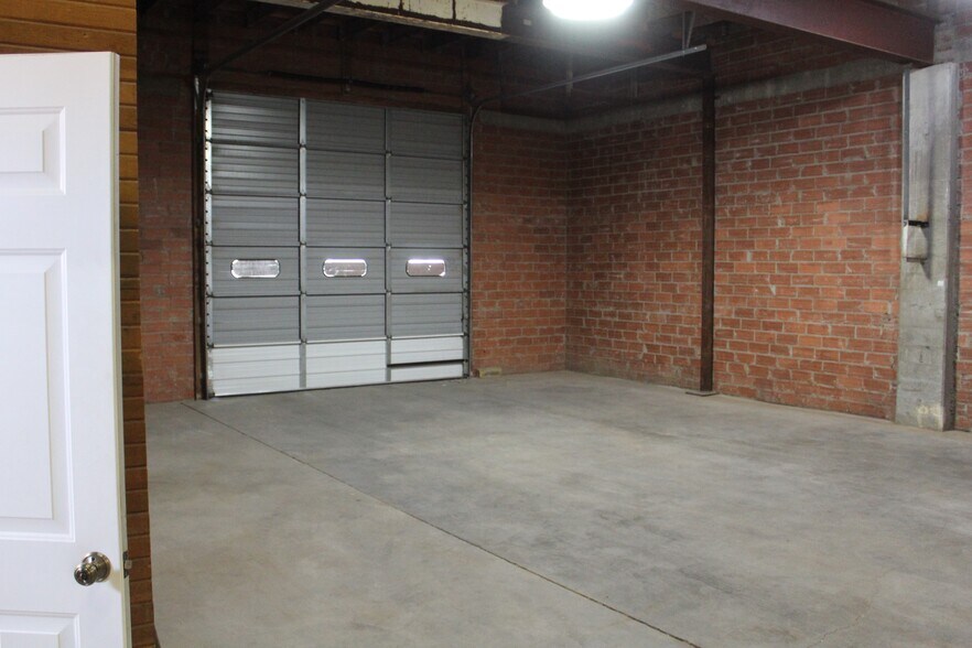 More Photos Of 806 9th St, Woodward Warehouse For Sale