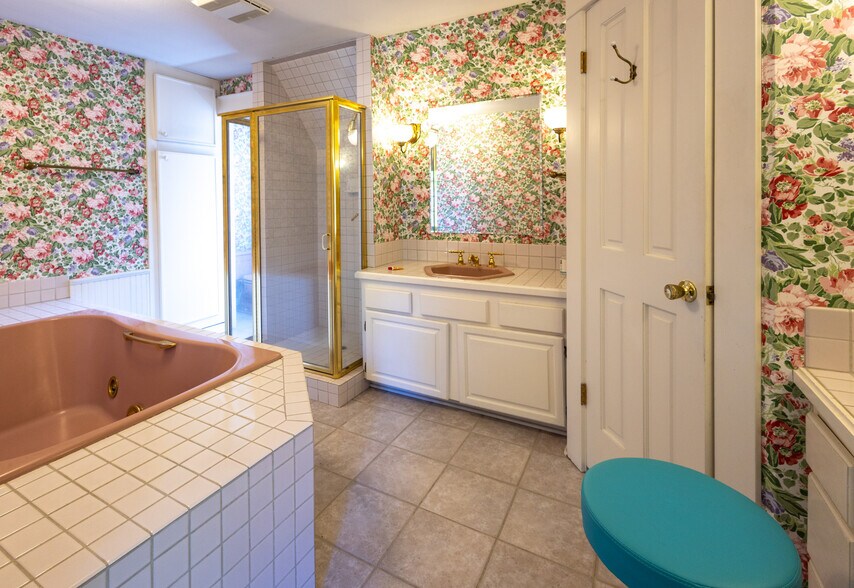 More Photos Of 20255 Willamette Dr, West Linn Specialty For Sale