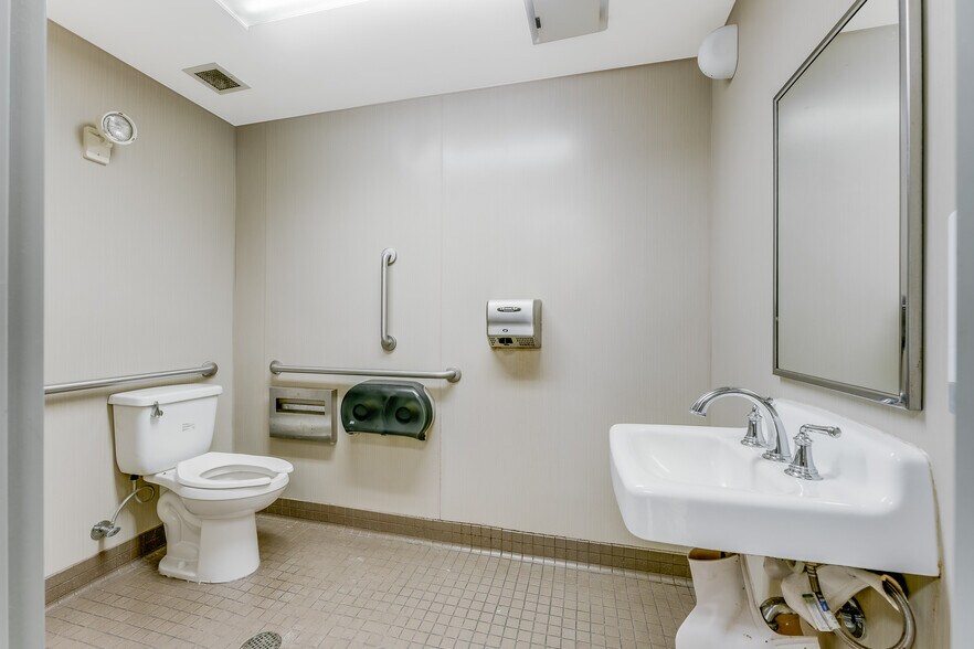 More Photos Of 19254 Seneca Trl, Marlinton Drugstore For Sale