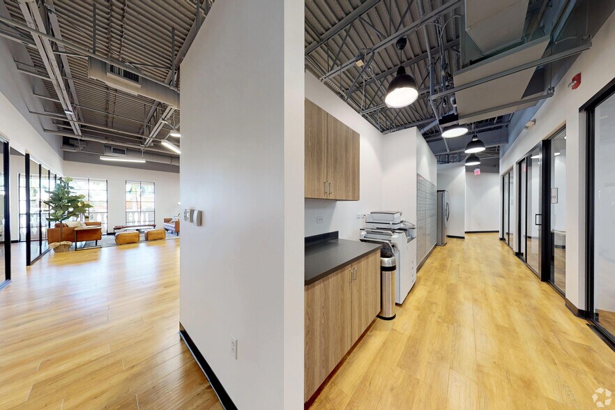 More Photos Of 2000 PGA Blvd, Palm Beach Gardens Coworking Space