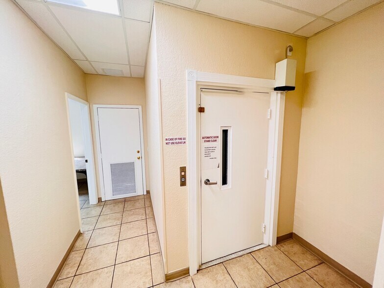 More Photos Of 3221 Tamiami Trl, Port Charlotte Medical For Lease