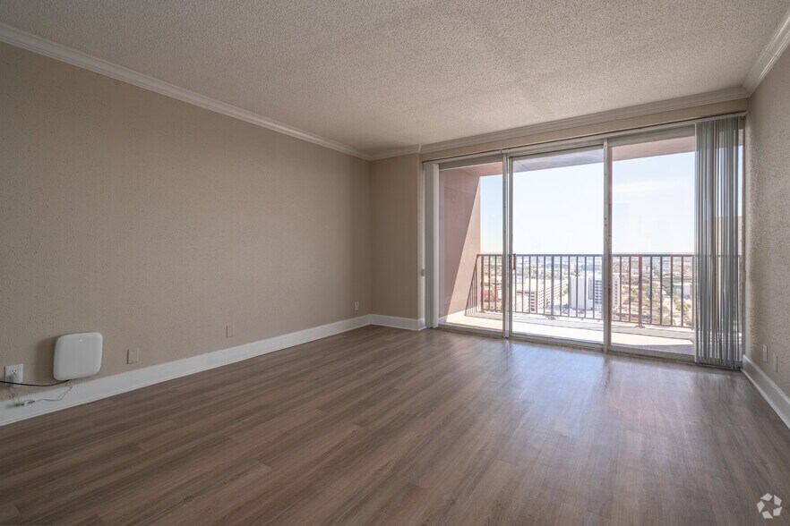 More Photos Of 1617 Fannin St, Houston Multifamily For Sale