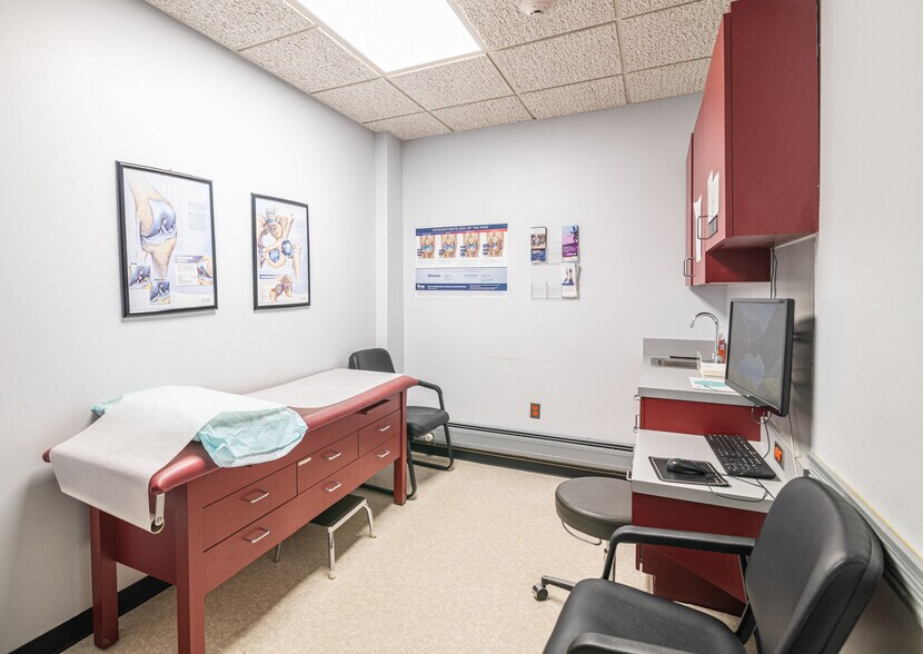 More Photos Of 99 Dutch Hill Rd, Orangeburg Medical For Lease