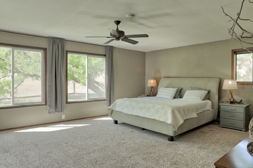 More Photos Of 27035 Snake River Rd, Huntington Specialty For Sale