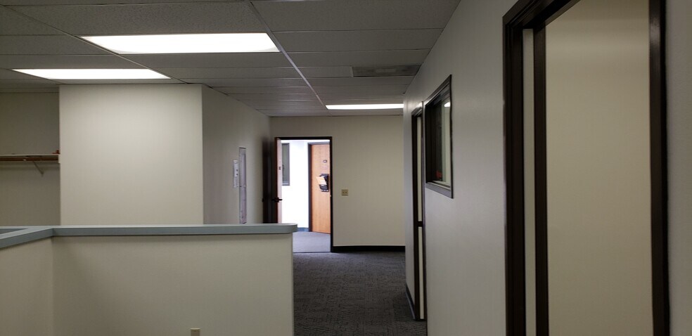 More Photos Of 7141 Valjean Ave, Van Nuys Office For Sale