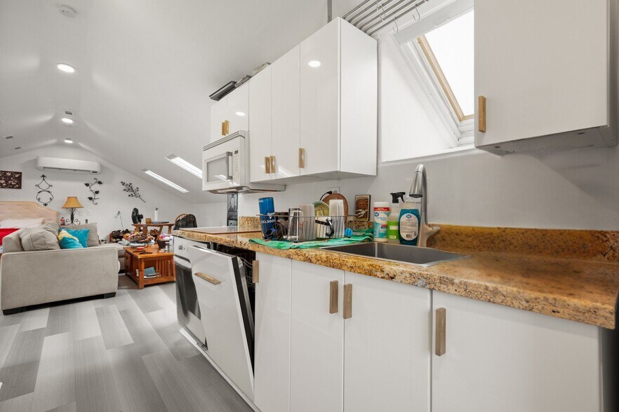 More Photos Of 7700 N Lamar Blvd, Austin Storefront Retail Office For Sale