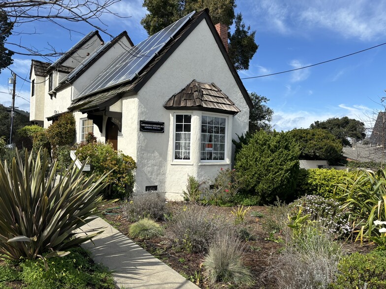 Primary Photo Of 1084 Cass St, Monterey Medical For Sale